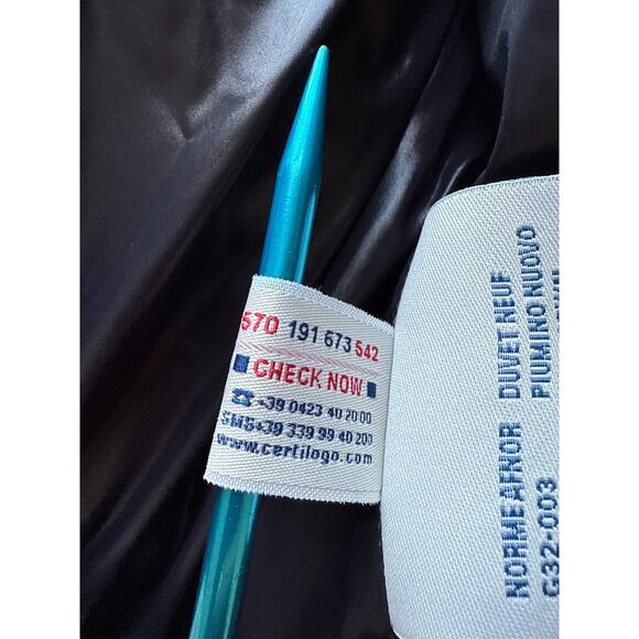 Moncler Men's Tibb Down Vest in burgundy Nylon Size 4/ XL - Picture 11 of 16